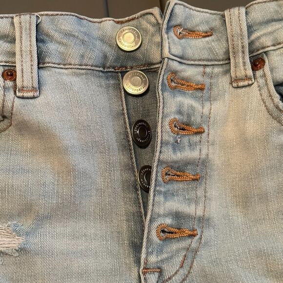 AEROPOSTALE RIPPED/ DISTRESSED SHORTS size 2 - Picture 6 of 7